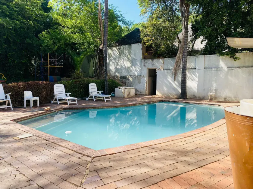 Rosebank Lodge & Backpacker - Image 1