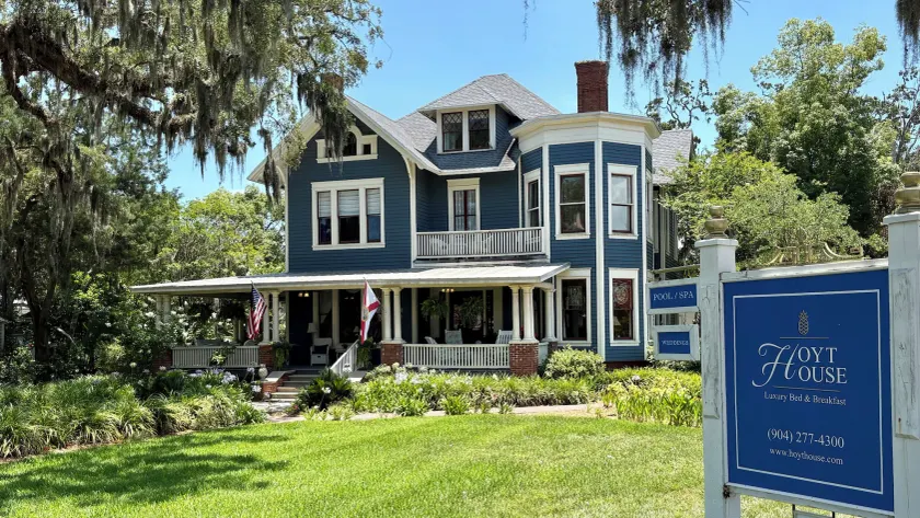 Hoyt House Luxury Bed & Breakfast - Image 1