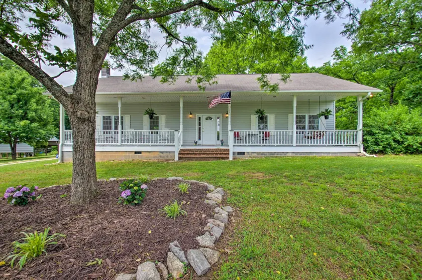 Charming Boydton Retreat ~ 5 Mi to Kerr Lake! - Image 1