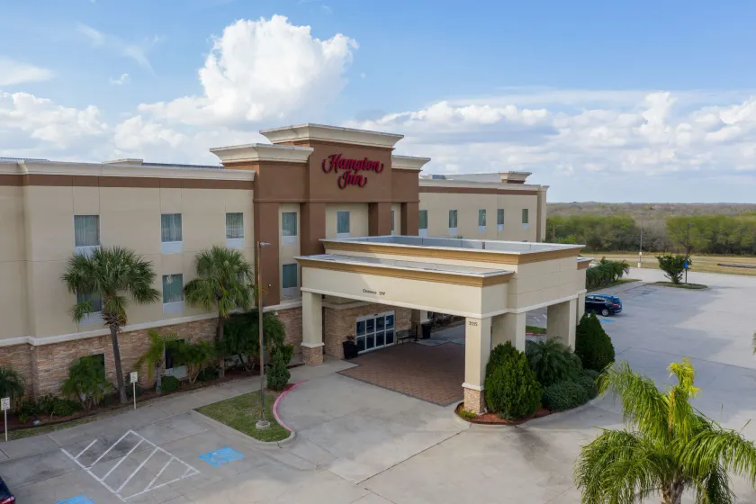 Hampton Inn Alice - Image 1