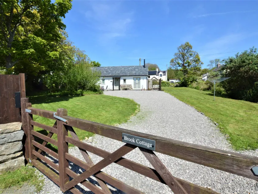 Brook Cottage - Image 1