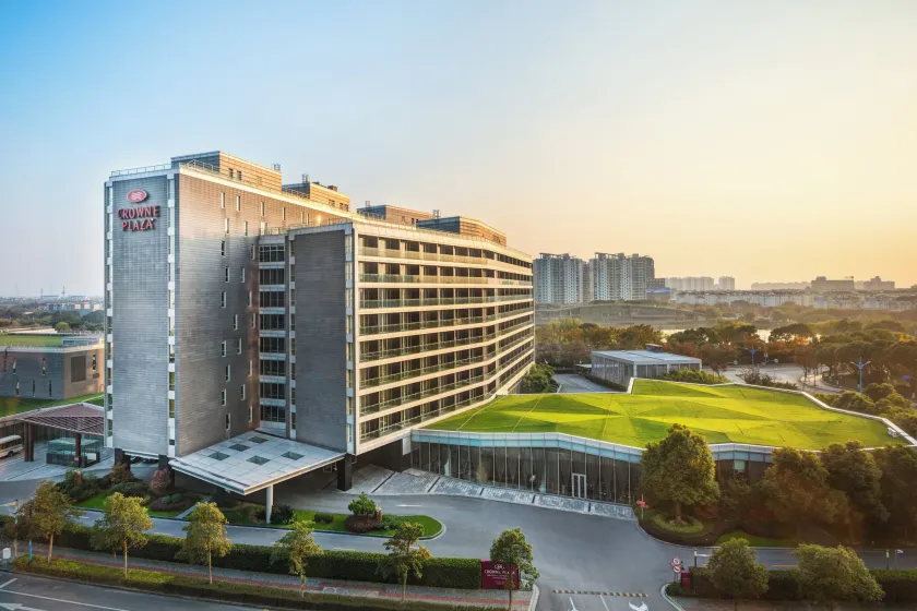 Crowne Plaza Shanghai Xiayang Lake by IHG - Image 1