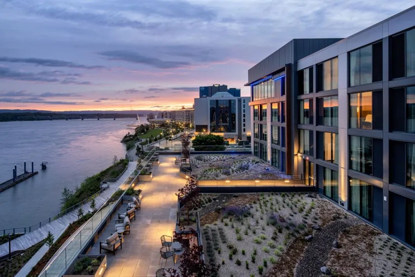 AC Hotel by Marriott Vancouver Waterfront - Image 1