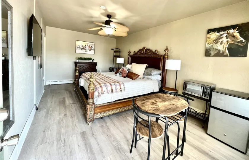 Shamrock Cove Inn - Image 1