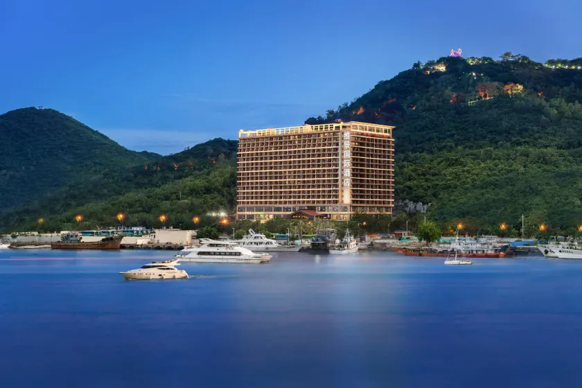三亚鹿岭海湾维景国际大酒店with免费洗衣间 - Image 1