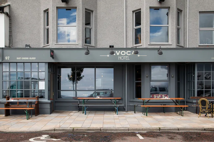 Avoca Hotel - Image 1