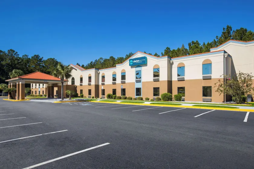 Clarion Pointe Hinesville near Fort Stewart - Image 1