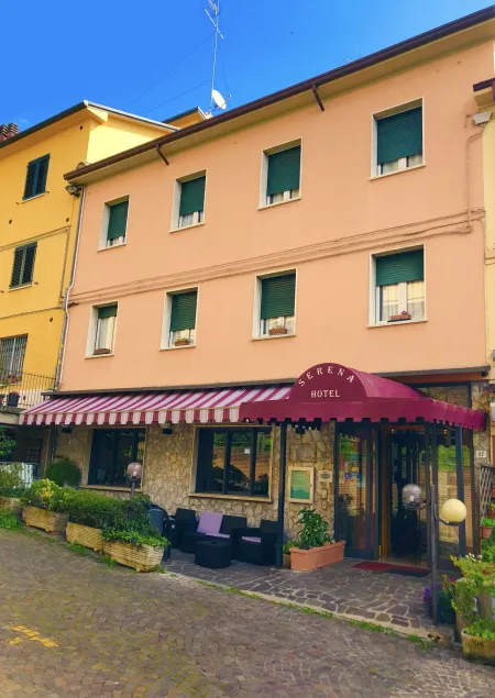 Hotel Serena - Image 1