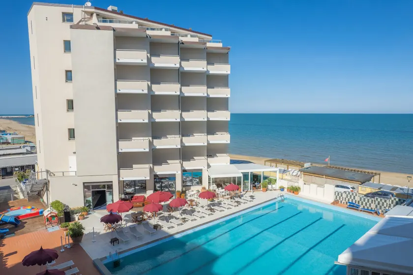 UNAHOTELS Imperial Sport Hotel - Image 1