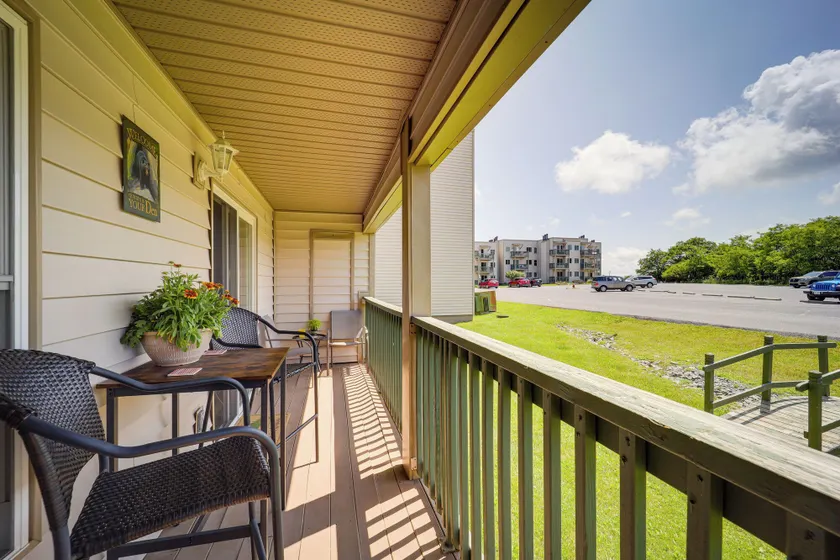 All-Season Retreat w/ Deck in Beech Mountain! - Interior