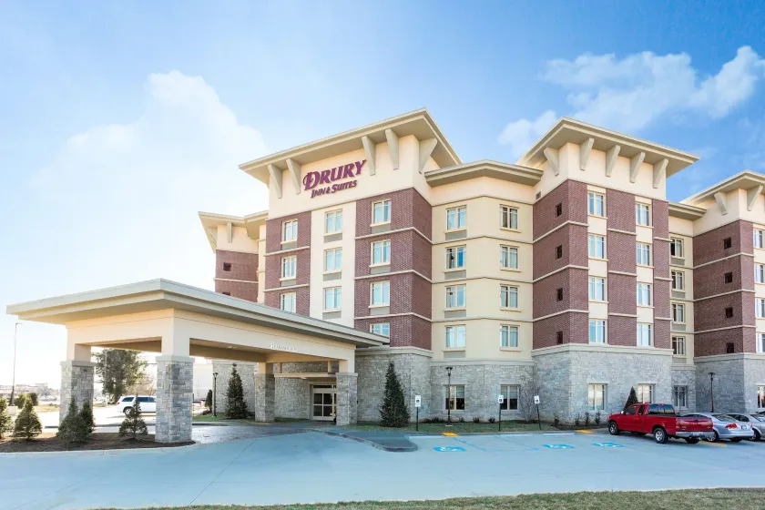 Drury Inn & Suites Louisville North - Image 1