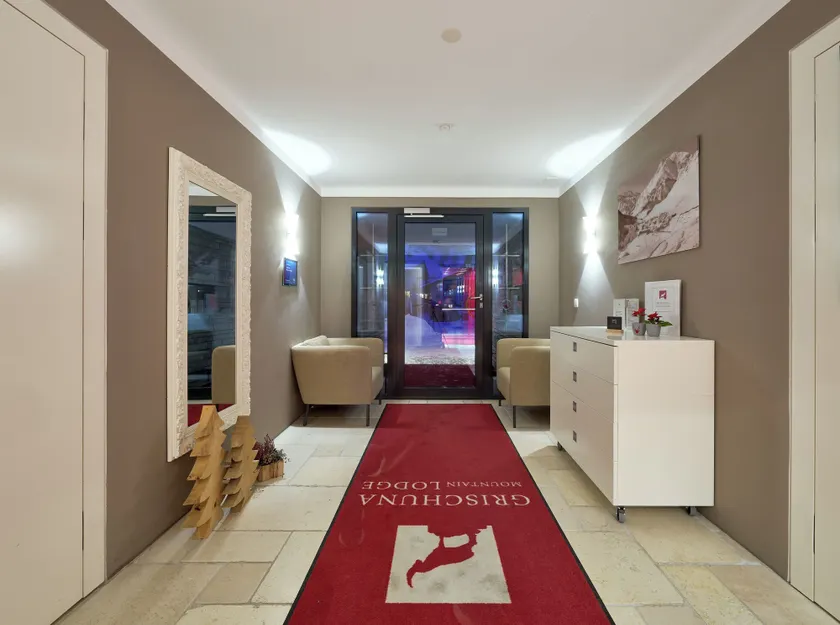 Grischuna Mountain Lodge - Indgang