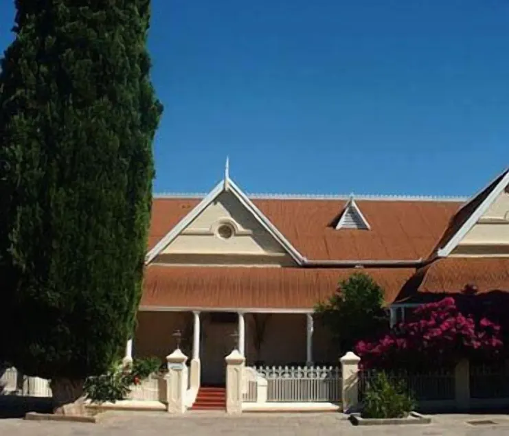 Karoopark Guest House - Image 1