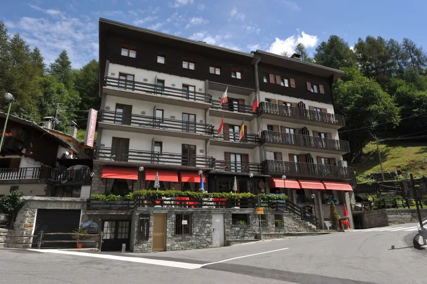 Hotel Etoile De Neige - Image 1