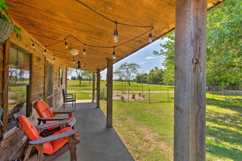 Texas Countryside Retreat on 130 Acres! - Image 1