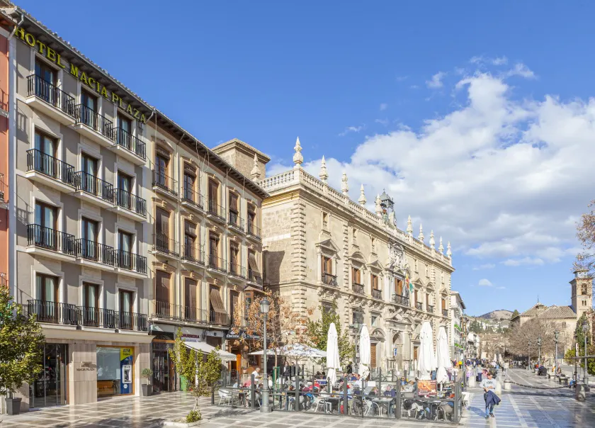 Hotel Macià Plaza - Image 1