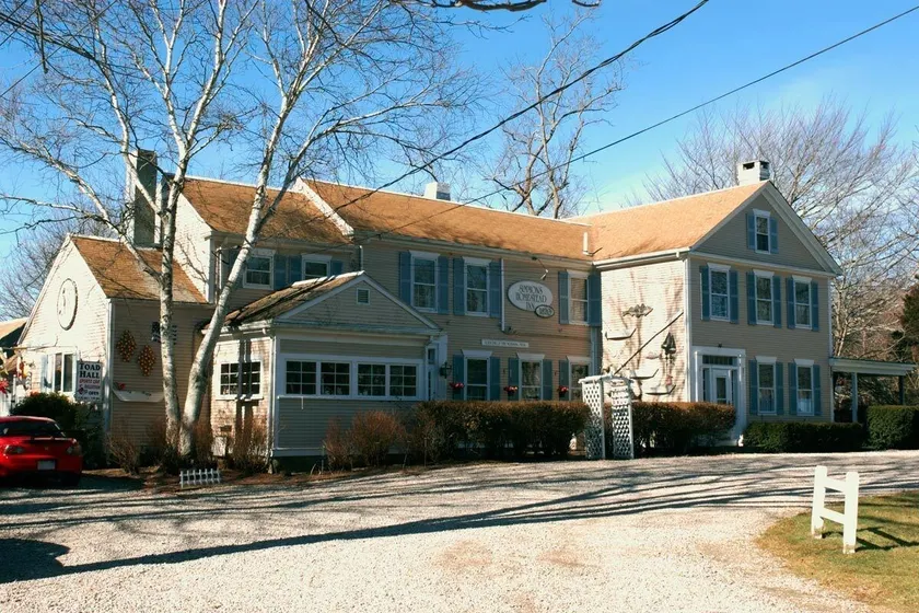 Simmons Homestead Inn - Image 1