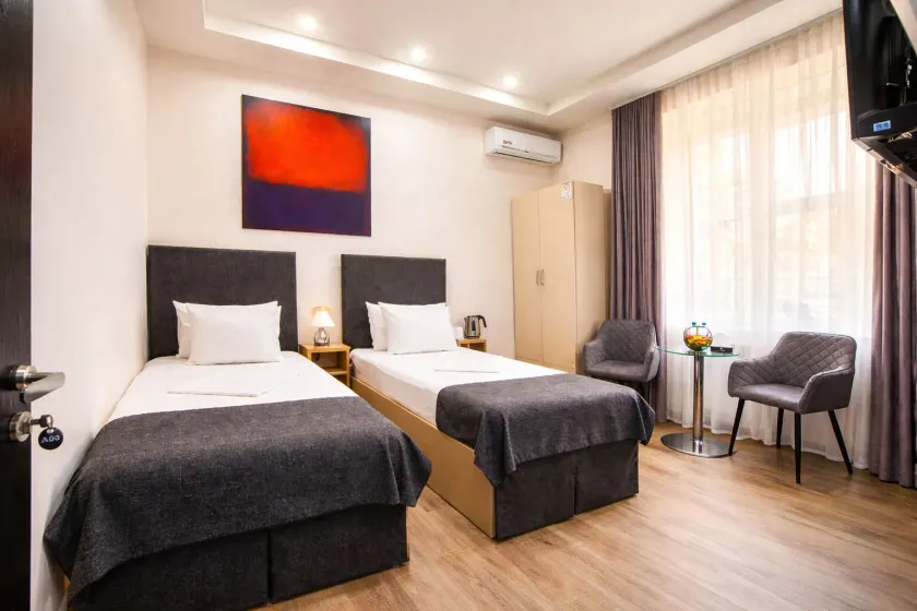 Elysium Gallery Hotel - Image 1