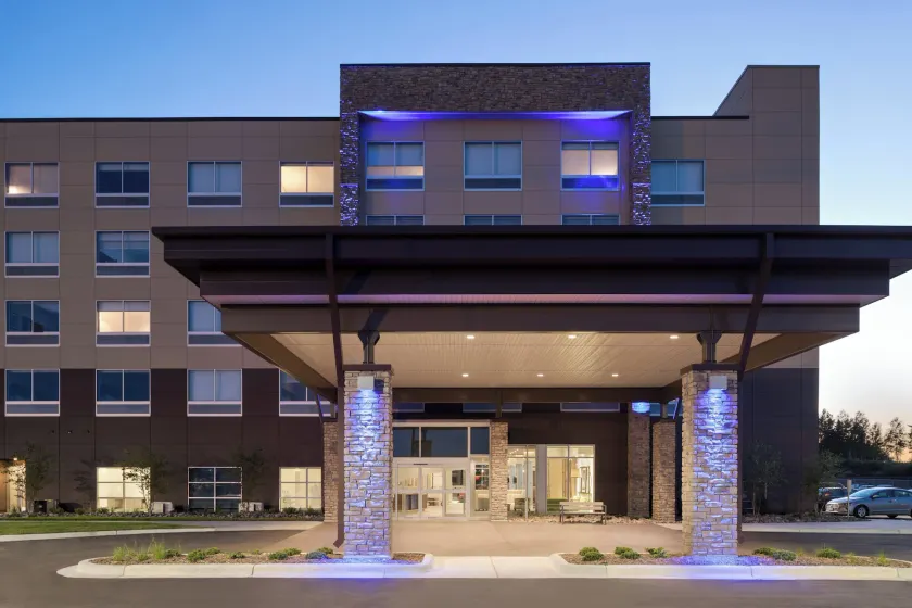 Holiday Inn Express & Suites Duluth North - Miller Hill by IHG - Image 1