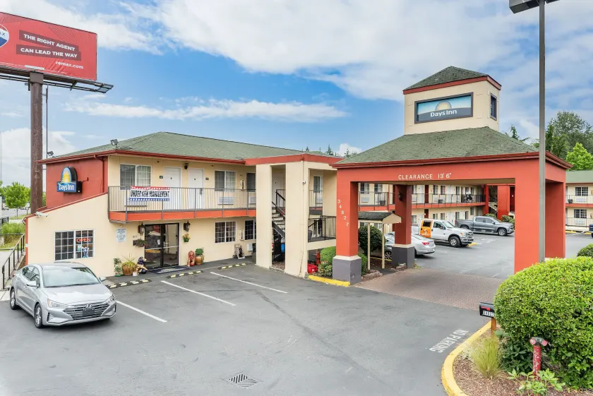 Days Inn by Wyndham Federal Way - Image 1