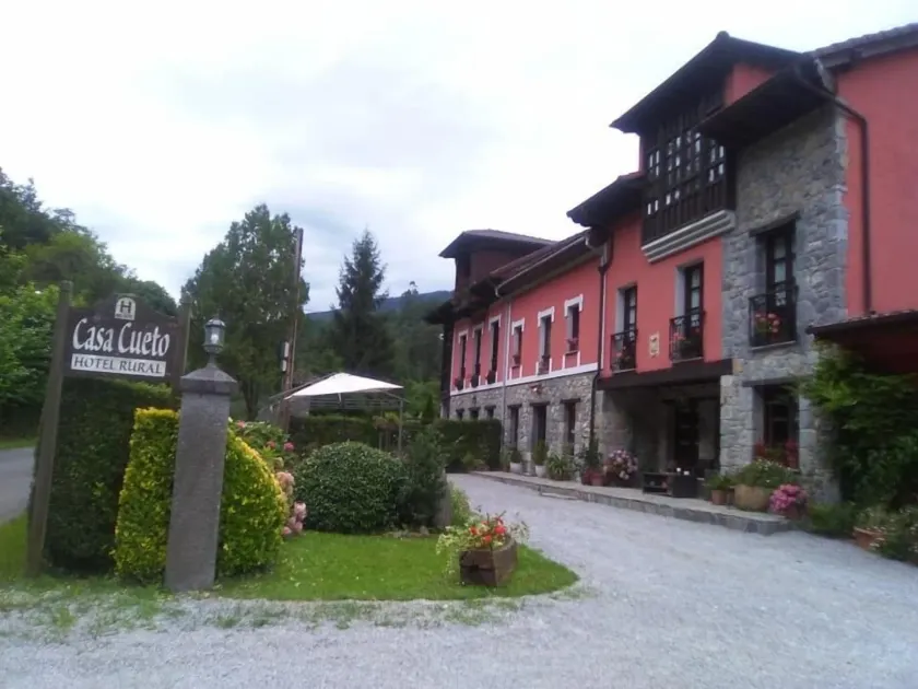 Hotel Rural Casa Cueto - Image 1