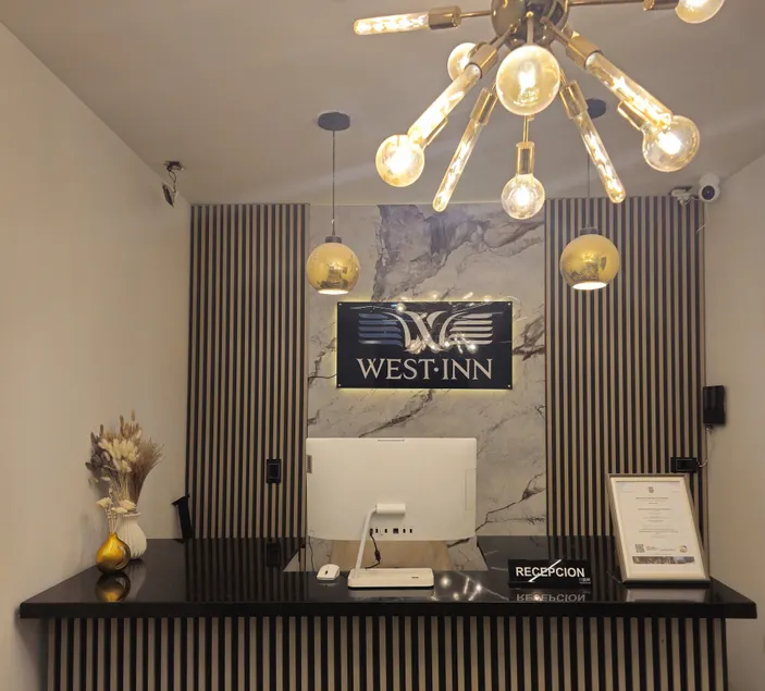 Hotel West Inn - Image 1