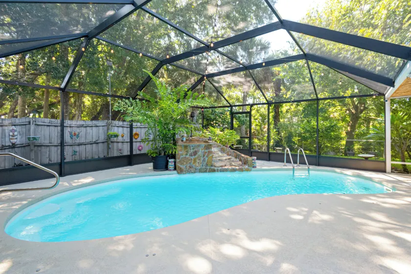 Private Backyard Oasis: Cocoa Family Home! - Image 1