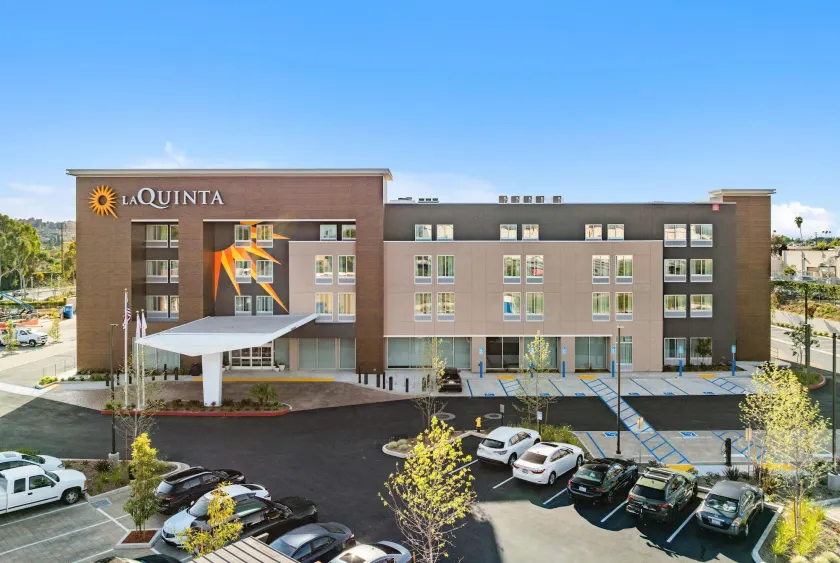 La Quinta Inn & Suites by Wyndham La Habra - Image 1