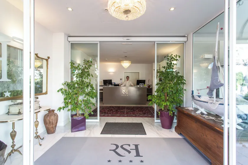 Rimini Suite Hotel - Image 1