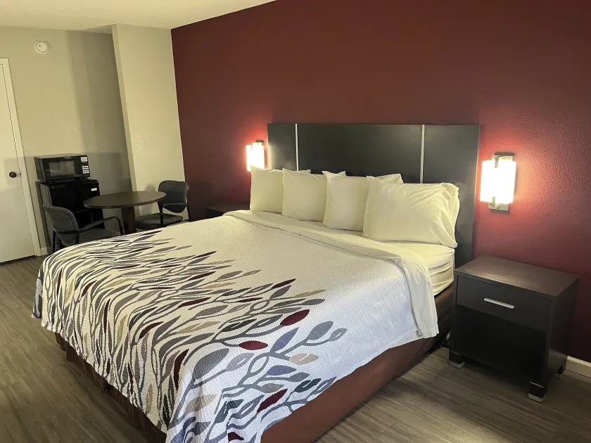 Red Roof Inn Rockingham - Image 1
