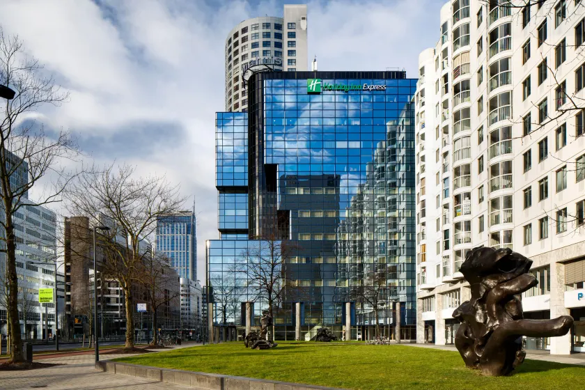 Holiday Inn Express Rotterdam - Central Station by IHG - Image 1