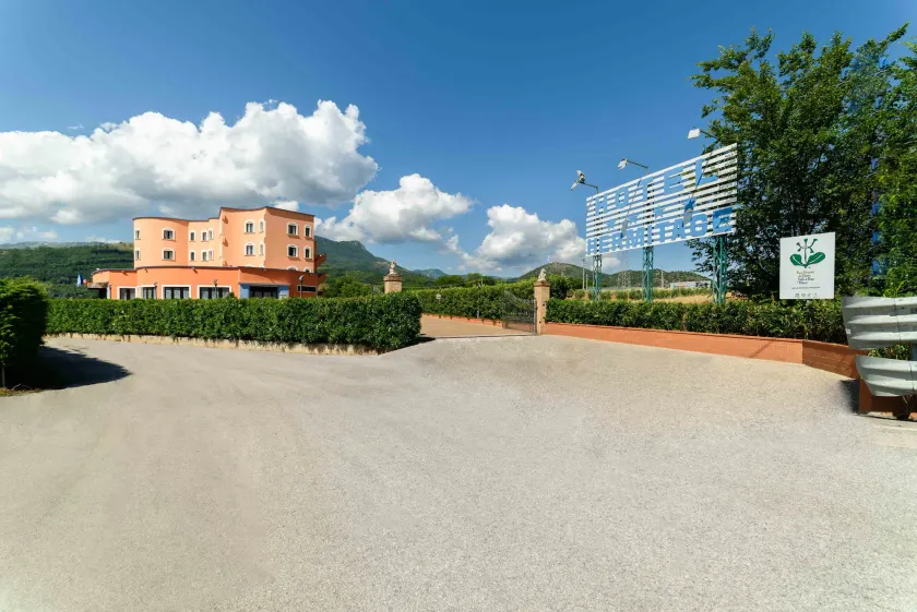 Hotel Hermitage - Image 1