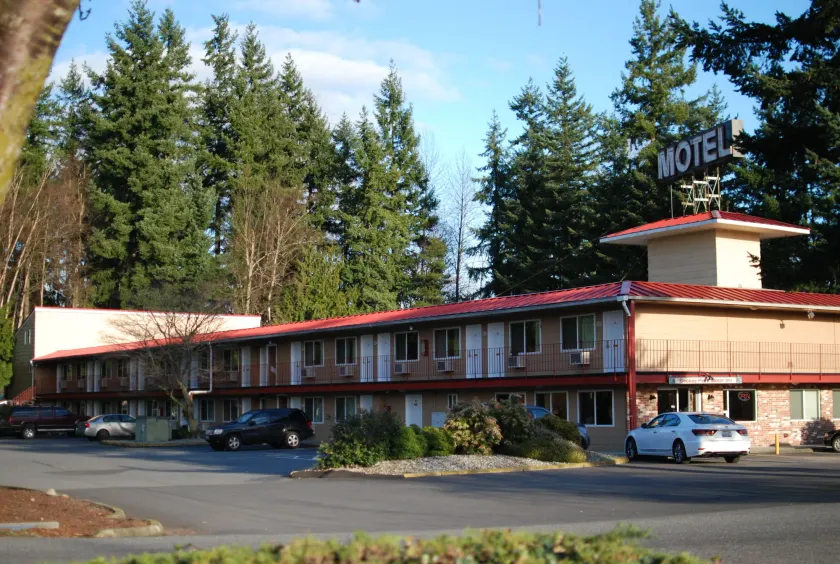 Smokey Point Motor Inn - Image 1