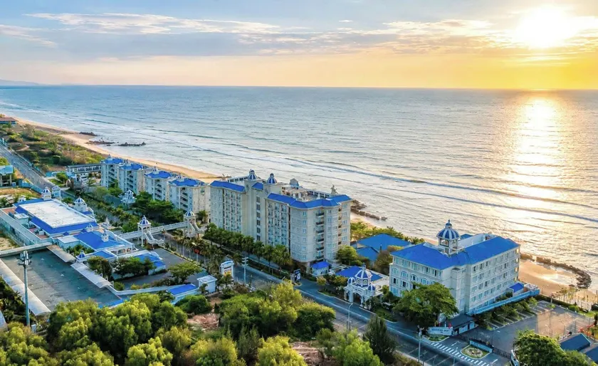 Lan Rung Beach Resort - Image 1