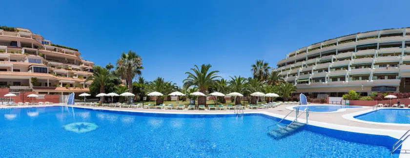Apartamentos Bahia Playa - Image 1