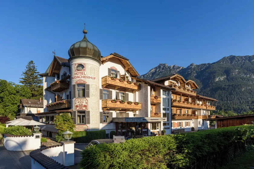 Staudacherhof in Garmisch-Partenkirchen I Blick aufs Zugspitzmassiv I einzigartige Bayurvida Küche - Image 1