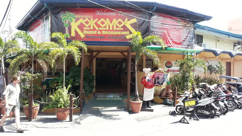 Kokomos Hotel and Restaurant - Image 1