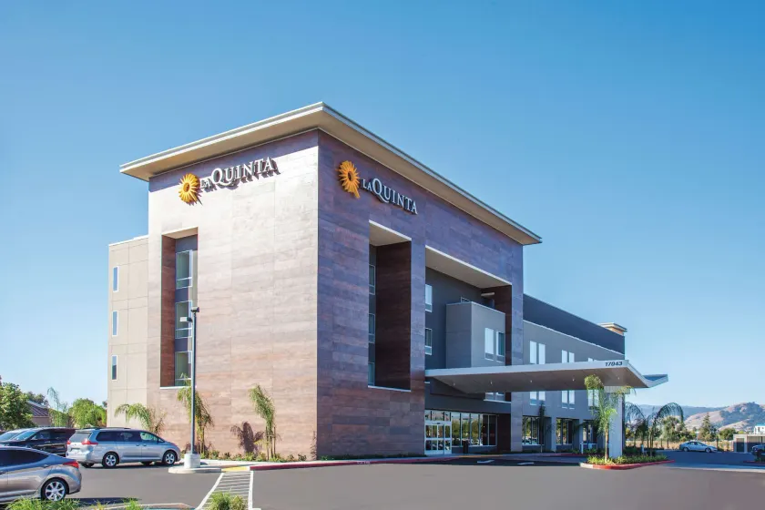 La Quinta by Wyndham Morgan Hill-San Jose South - Image 1