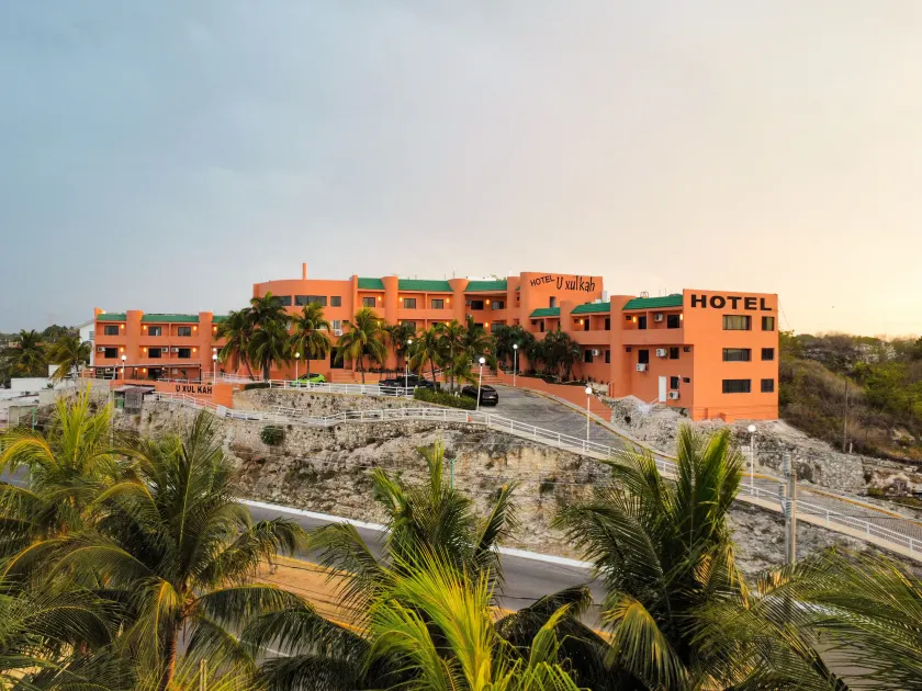 Hotel Uxulkah - Image 1