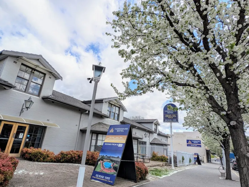 Townhouse Motel Cowra - Image 1