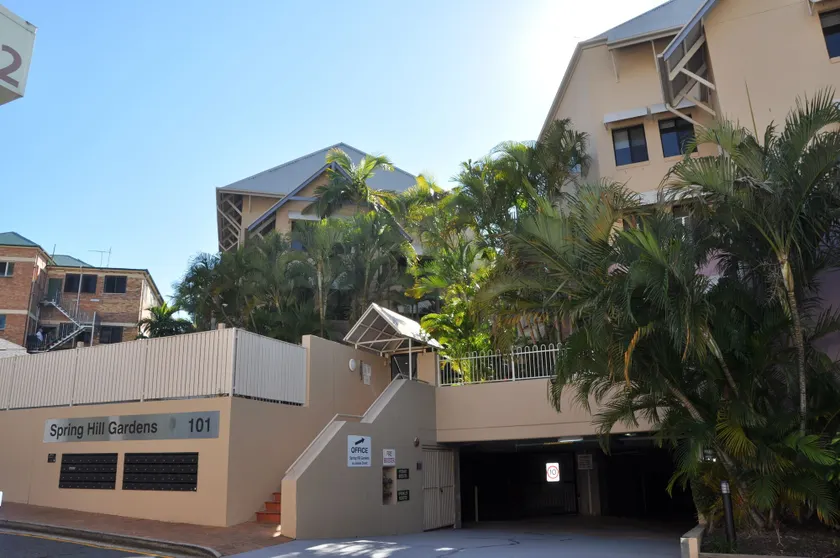 Spring Hill Gardens Apartments - Image 1