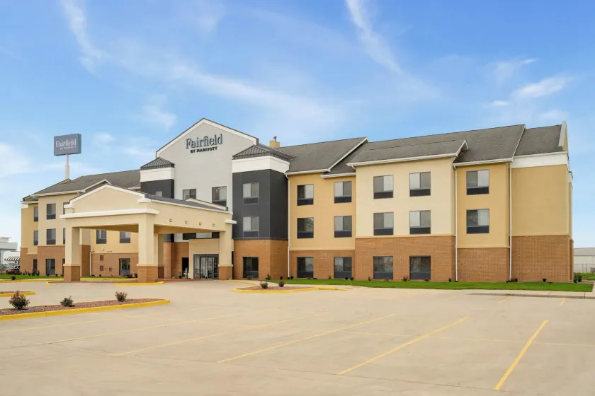 Fairfield Inn & Suites Bloomington - Image 1