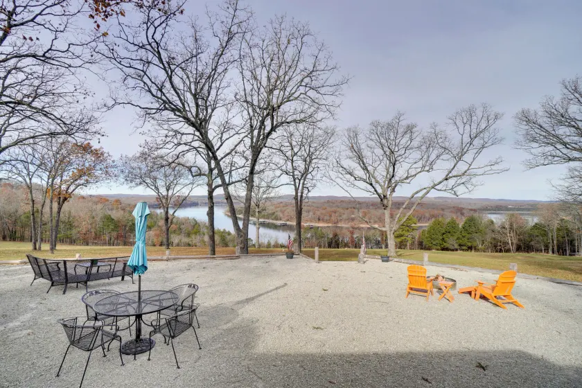Table Rock Lake Home - Fire Pit & Lake Views! - Image 1