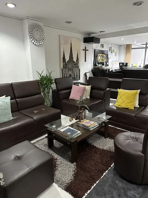 Hotel Royal Suite - Image 1