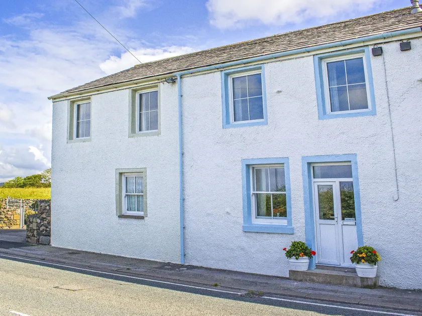 2 Park Nook Close - Image 1
