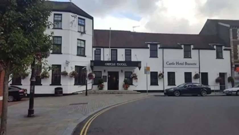 The Castle Hotel Neath - Image 1