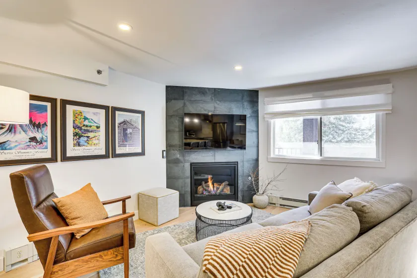 Steps to Free Bus Stop! Updated East Vail Condo - Image 1