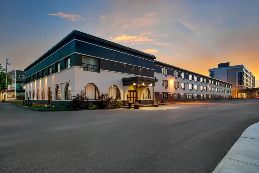 Days Inn by Wyndham Montreal Airport Conference Centre - Image 1