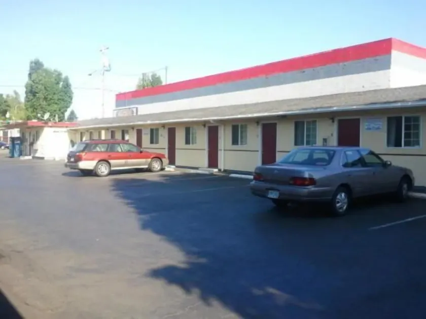 Aaron Motel - Image 1
