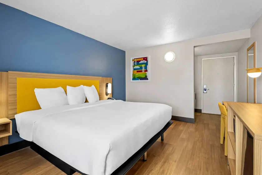 Park Inn by Radisson - Image 1